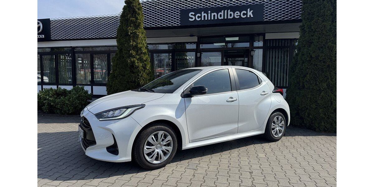 Mazda 2 Hybrid 27.682 km 22.990 &euro; Regensburg 93055