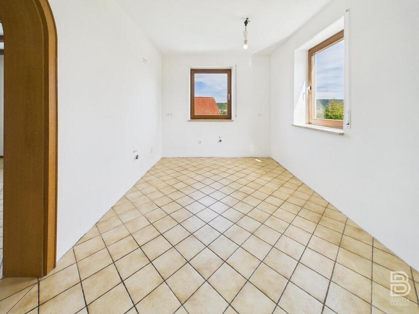 Gepflegtes Einfamilienhaus in ruhiger Hanglage, mit separatem Büro oder ELW