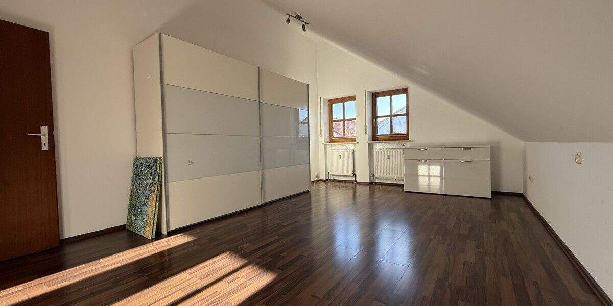Etagenwohnung Nittendorf - 5 Zimmer, 112 m&sup2;, 299.000&euro; | Angebot:25744417