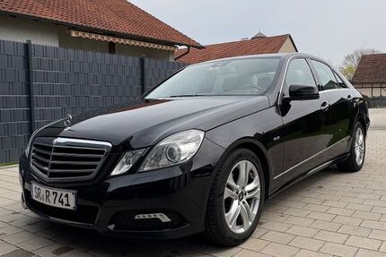 Mercedes-Benz E 220 296.000 km 8.500 &euro; Rain 94369