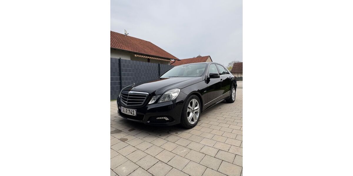 Mercedes-Benz E 220 296.000 km 8.500 &euro; Rain 94369