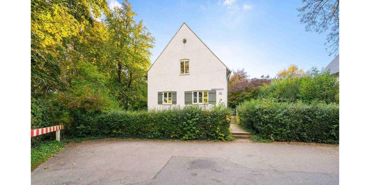 Regensburg Grüne Mitte - Tradition trifft Zukunft: EFH mit Herz & Potential auf Traumgrundstück 5 zimmer