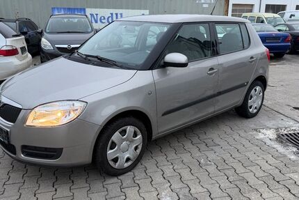 Skoda Fabia 64.491 km 5.650 &euro; Maxhütte -Haidhof 93142