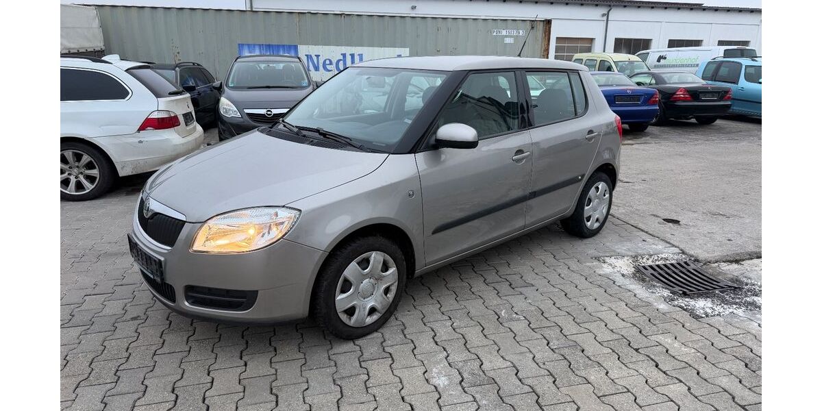 Skoda Fabia 64.491 km 5.650 &euro; Maxhütte -Haidhof 93142