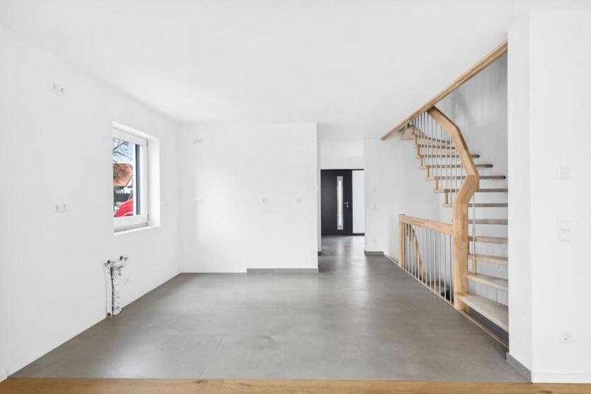 Gehobenes Reihenendhaus zum Erstbezug