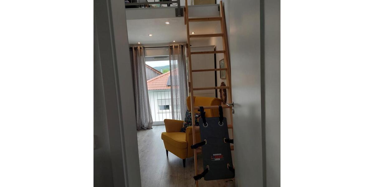 Dachgeschoßwohnung Donaustauf - 3 Zimmer, 75 m&sup2;, 910&euro; | Angebot:26671311
