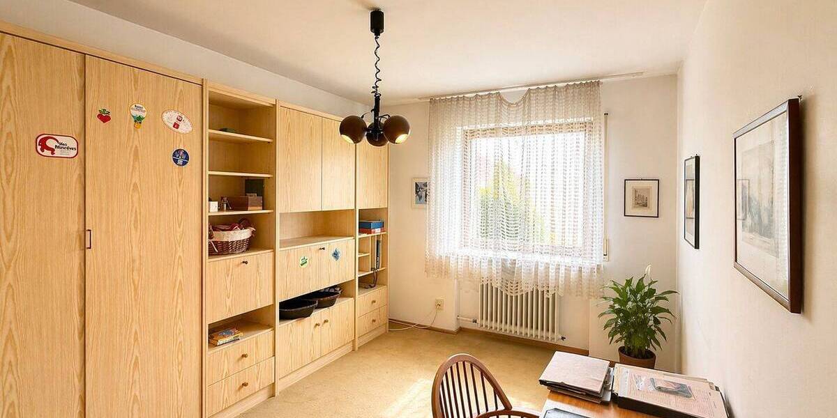 Einfamilienhaus Pentling - 8 Zimmer, 280 m&sup2;, 485.000&euro; | Angebot:26778889