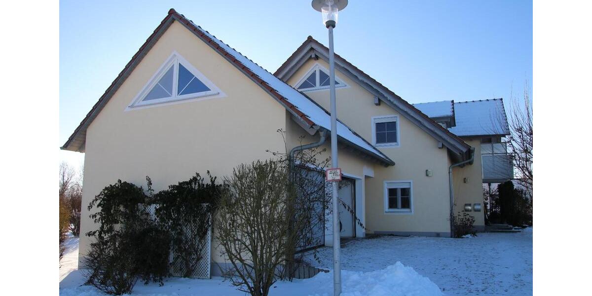 Schöne Doppelhaushälfte, traumhafter Ausblick und ruhige Lage 4 zimmer