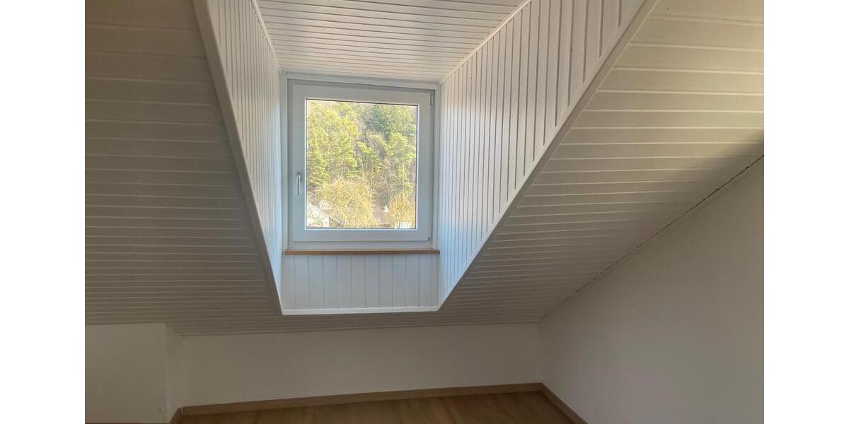 Dachgeschoßwohnung Saal an der Donau - 3.5 Zimmer, 84 m&sup2;, 740&euro; | Angebot:26340134