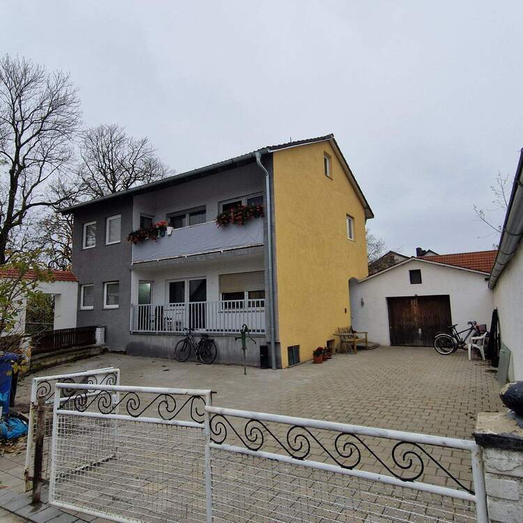 Saniertes MFH mit 3 Wohnungen im Zentrum