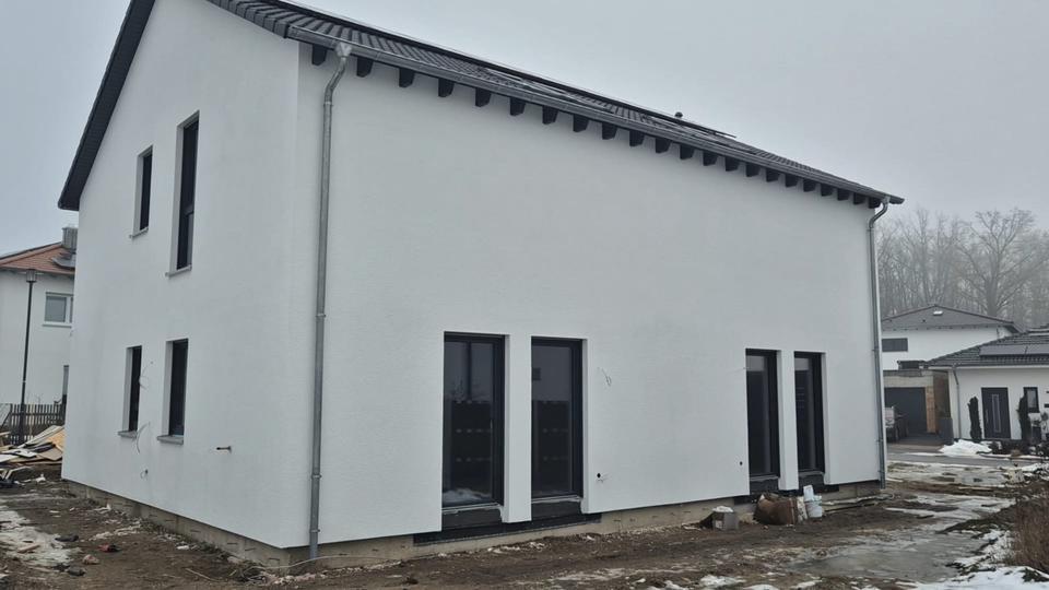 Doppelhaushälfte Burglengenfeld - 4 Zimmer, 103 m&sup2;, 1.412&euro; | Angebot:25050703