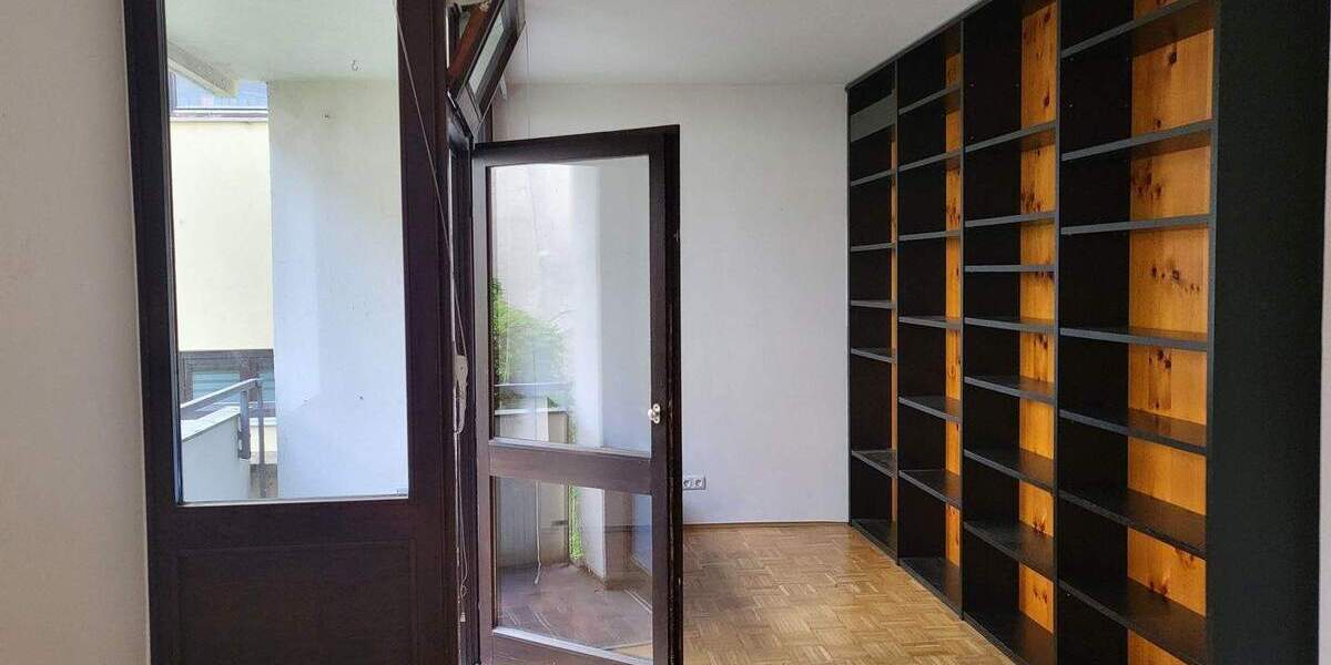 Preishammer! Schicke 2-Zimmer-Wohnung mit Loggia in der historischen Altstadt von Regensburg 2 zimmer