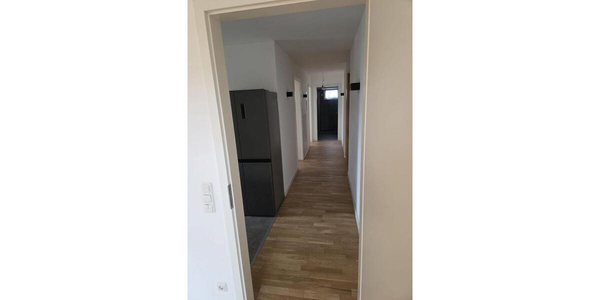 Erdgeschoßwohnung Kelheim - 3 Zimmer, 83 m&sup2;, 590&euro; | Angebot:25080960