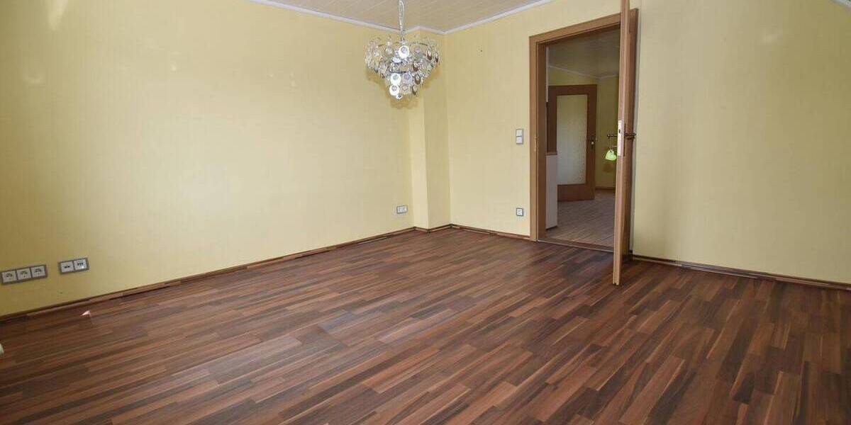 Mehrfamilienhaus, Wohnhaus Zeitlarn Regendorf - 7 Zimmer, 131 m&sup2;, 575.000&euro; | Angebot:26930610