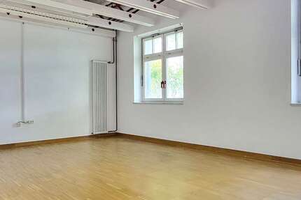 Büro in Regensburg 1.170 € 137 m² zimmer