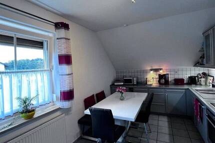2-Familien-Haus in wunderschöner und ruhiger Lage mit guter Infrastruktur !!!