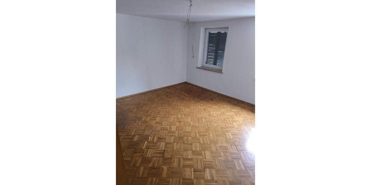 Einfamilienhaus Burglengenfeld - 2 Zimmer, 60 m&sup2;, 630&euro; | Angebot:24775048