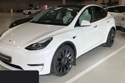 Tesla Model Y 29.548 km 46.400 &euro; Obertraubling 93083