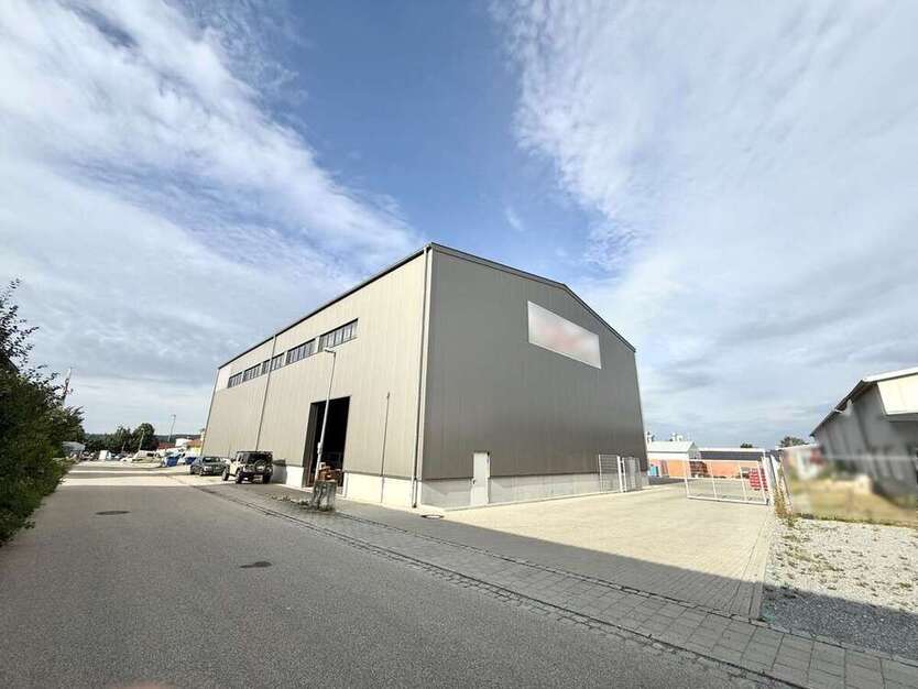 Halle in Hemau 5.400 € 900 m²