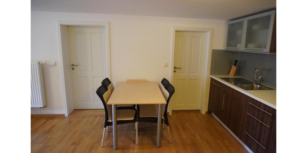 Möbliertes und hochwertiges, zentral gelegenes Zimmer in 2er WG 1 zimmer