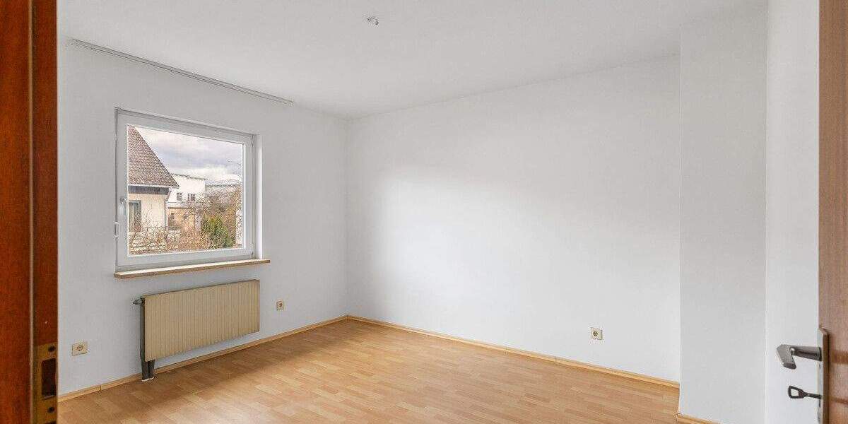 Reihenmittelhaus Regensburg Ostenviertel - 5 Zimmer, 136 m&sup2;, 499.000&euro; | Angebot:25071682