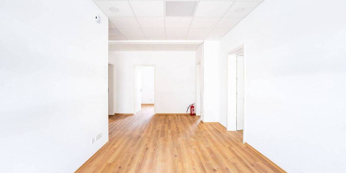 Gewerbeobjekt Sünching - 4 Zimmer, 90 m&sup2;, 790&euro; | Angebot:26766556