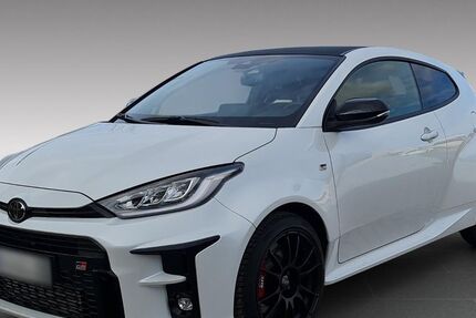 Toyota Yaris 12.300 km 41.490 &euro; Pettendorf 93186