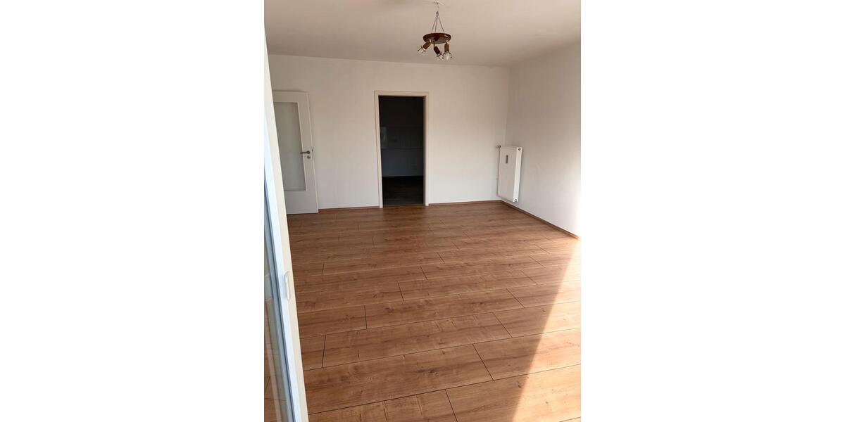 Erdgeschoßwohnung Laaber - 3 Zimmer, 95 m&sup2;, 1.100&euro; | Angebot:24631264