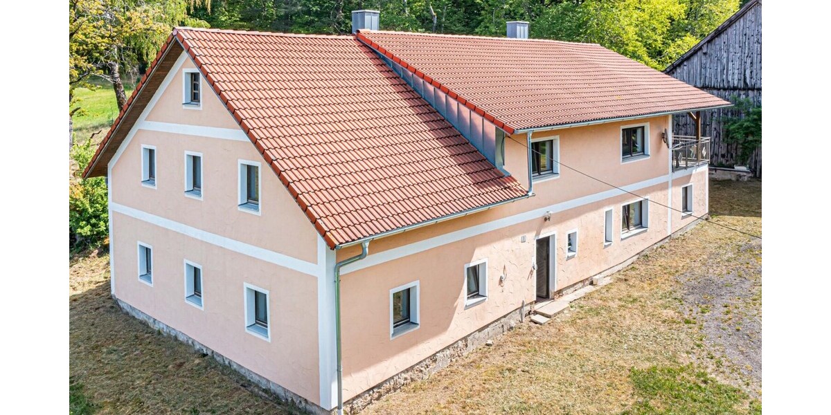 Charmantes Zweifamilienhaus mit großem Grundstück, Waldanteil und viel Potenzial - Zweifamilienhaus Zell | Angebot:26618521