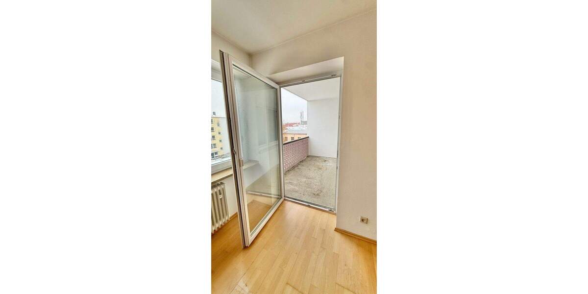 LET`S GO WEST ** Helle 2 Zi. Wohnung - mit großem Balkon und Einbauküche** 2 zimmer