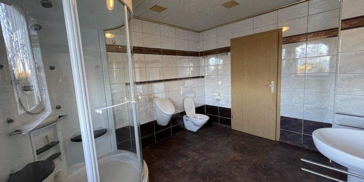 Einfamilienhaus Abensberg - 9 Zimmer, 190 m&sup2;, 490.000&euro; | Angebot:25739846