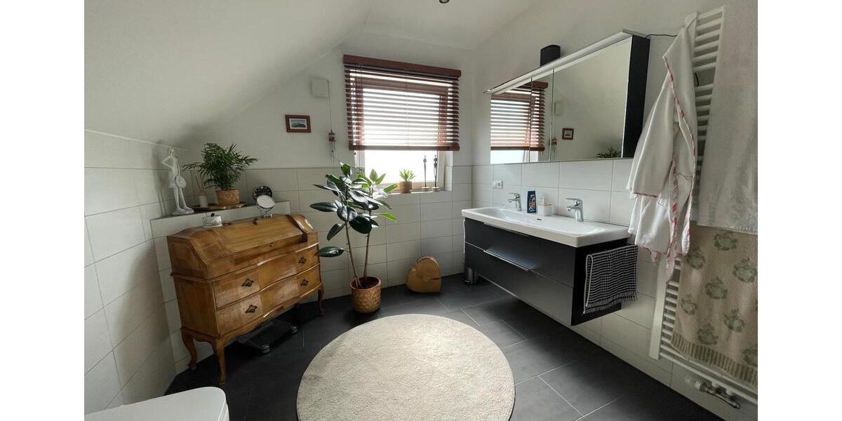 Dachgeschoßwohnung Tegernheim - 4 Zimmer, 116 m&sup2;, 684.000&euro; | Angebot:27021013