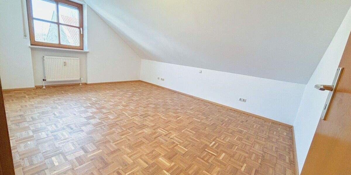 Etagenwohnung Nittendorf - 4 Zimmer, 104 m&sup2;, 299.000&euro; | Angebot:25702721