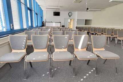 Büro in Regenstauf 880 € 100 m² zimmer