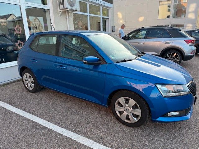 Skoda Fabia 69.000 km 13.000 &euro; neutraubling 93073