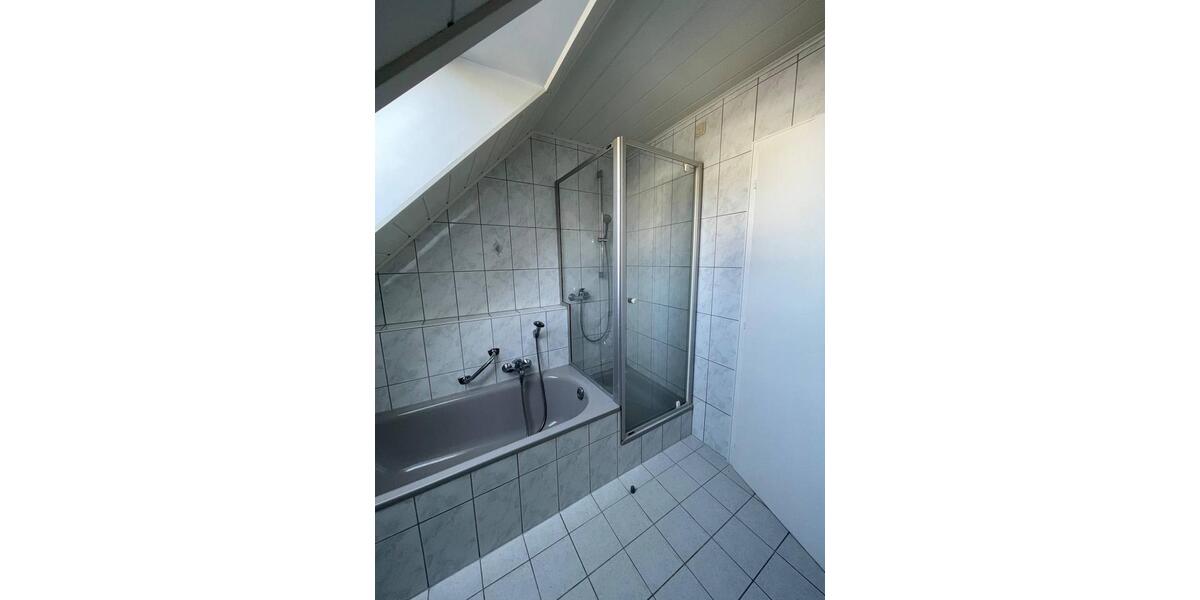 Dachgeschoßwohnung Bad Abbach - 4 Zimmer, 94 m&sup2;, 910&euro; | Angebot:26416478