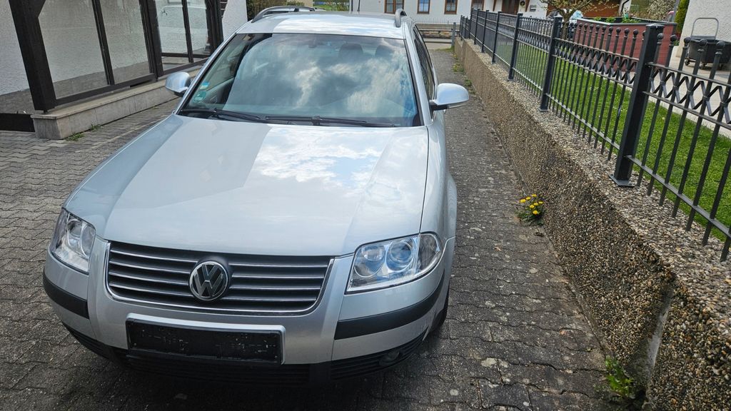 VW Passat Variant 248.900 km 1.600 &euro; Essing 93343