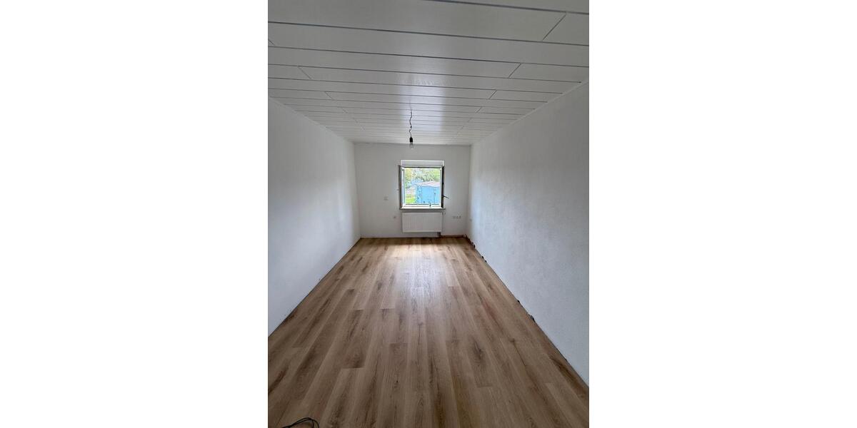 Dachgeschoßwohnung Mallersdorf-Pfaffenberg Pfaffenberg - 3 Zimmer, 63 m&sup2;, 723&euro; | Angebot:26250537