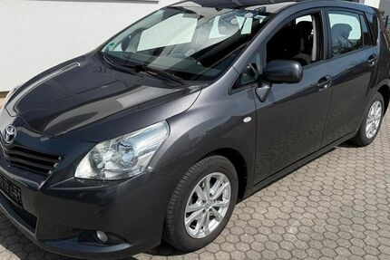 Toyota Verso 143.000 km 7.900 &euro; Donaustauf 93093