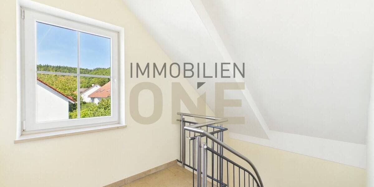 Einfamilienhaus Donaustauf - 5 Zimmer, 247 m&sup2;, 1.090.000&euro; | Angebot:26080859