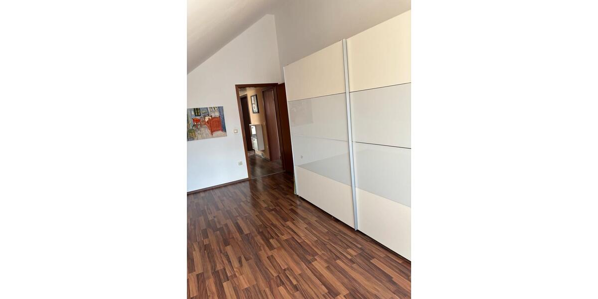 Dachgeschoßwohnung Nittendorf - 2.5 Zimmer, 50 m&sup2;, 170.000&euro; | Angebot:25980055