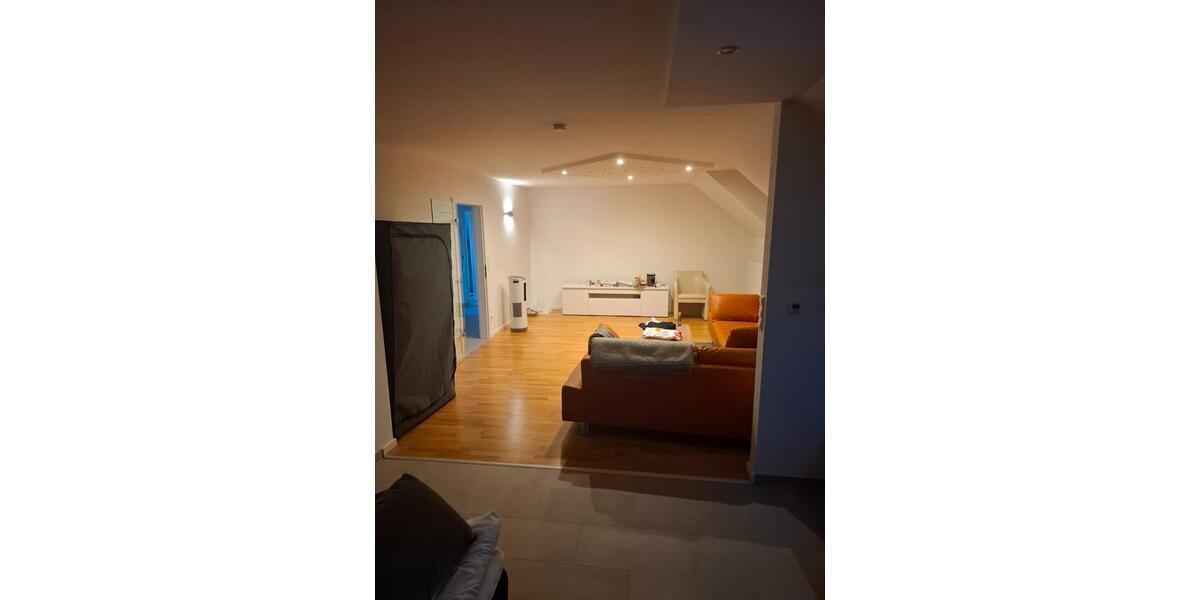 Dachgeschoßwohnung Tegernheim - 3 Zimmer, 84 m&sup2;, 369.000&euro; | Angebot:26964297