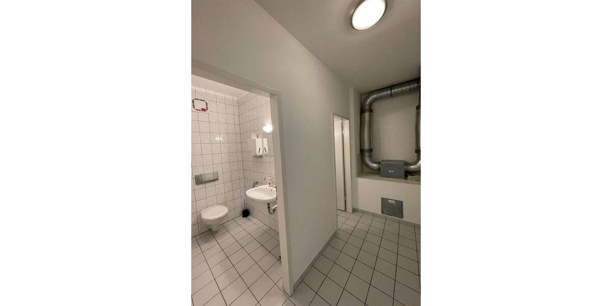 Gewerbeobjekt Regensburg Innenstadt - 6 Zimmer, 170 m&sup2;, 2.200&euro; | Angebot:26207460