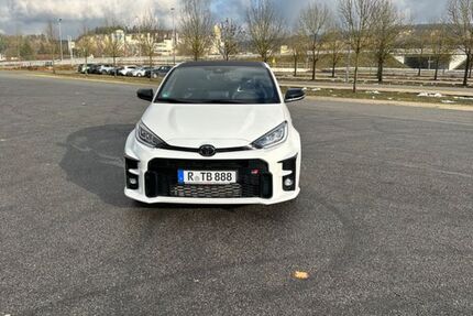 Toyota Yaris 34.000 km 35.900 &euro; Regensburg 93055