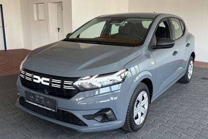 Dacia Sandero 42.200 km 12.290 &euro; Regensburg 93057
