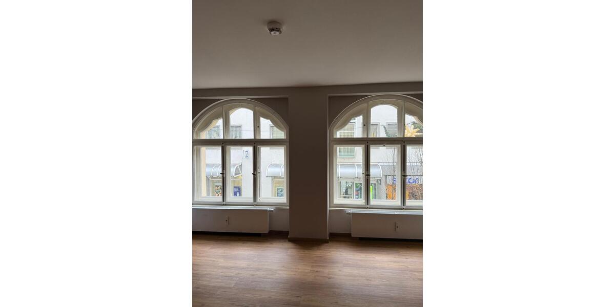 Etagenwohnung Regensburg Kumpfmühl - 3 Zimmer, 120 m&sup2;, 2.000&euro; | Angebot:24706590