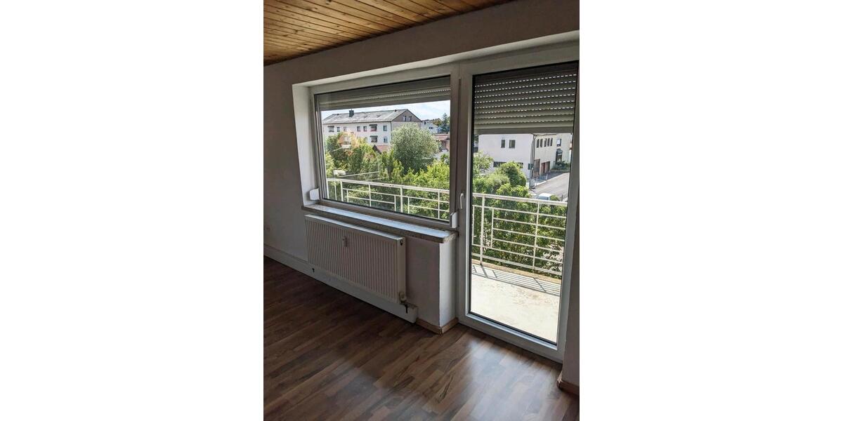 Etagenwohnung Obertraubling - 3 Zimmer, 75 m&sup2;, 850&euro; | Angebot:26671310