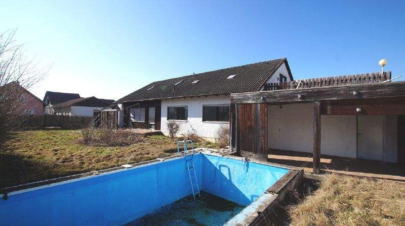 Einfamilienhaus Geiselhöring - 7 Zimmer, 140 m&sup2;, 225.000&euro; | Angebot:25428197