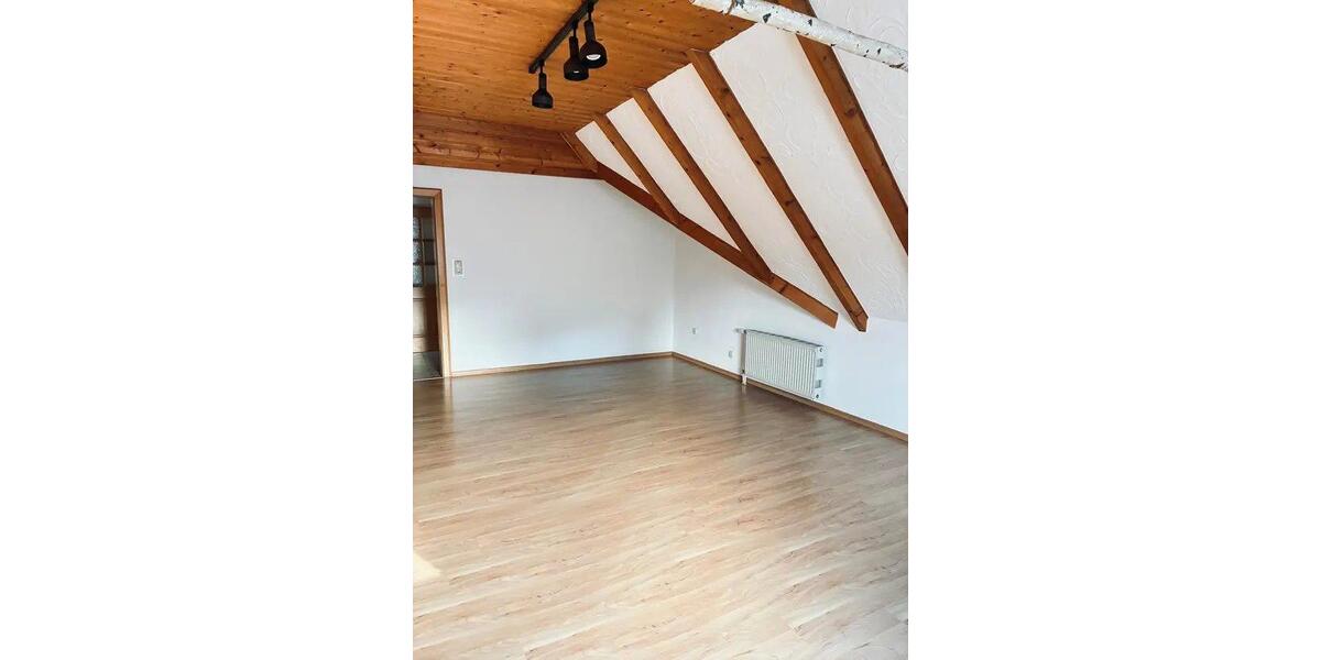 Dachgeschoßwohnung Deuerling - 3 Zimmer, 85 m&sup2;, 750&euro; | Angebot:26445872