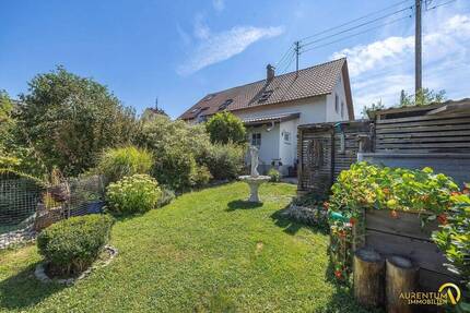 Gepflegtes Einfamilienhaus mit Einliegerwohnung, auf großem Grundstück in Kelheim, zu verkaufen. 6 zimmer